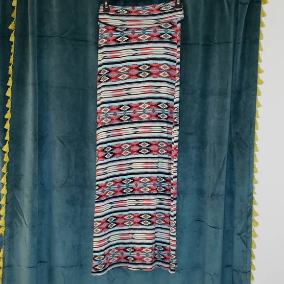Nollie Long Printed Skirt - Picture 1 of 3